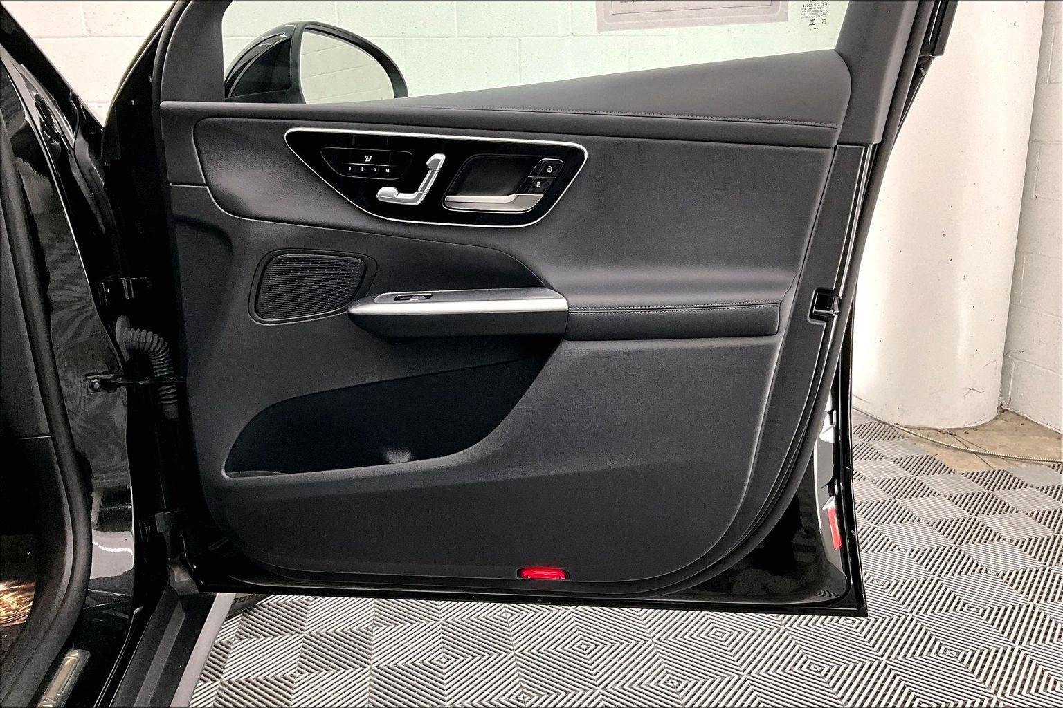 Certified 2023 Mercedes-Benz GLC 300 image 24
