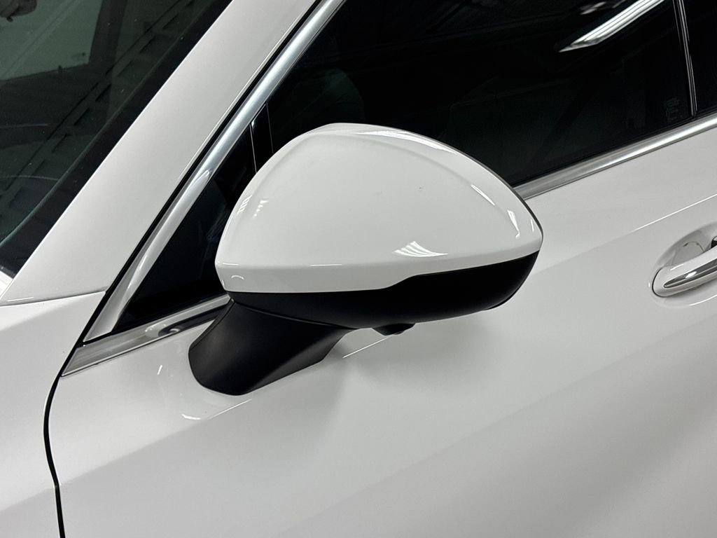 Used 2022 Buick Envision Avenir w/ Technology Package II image 12