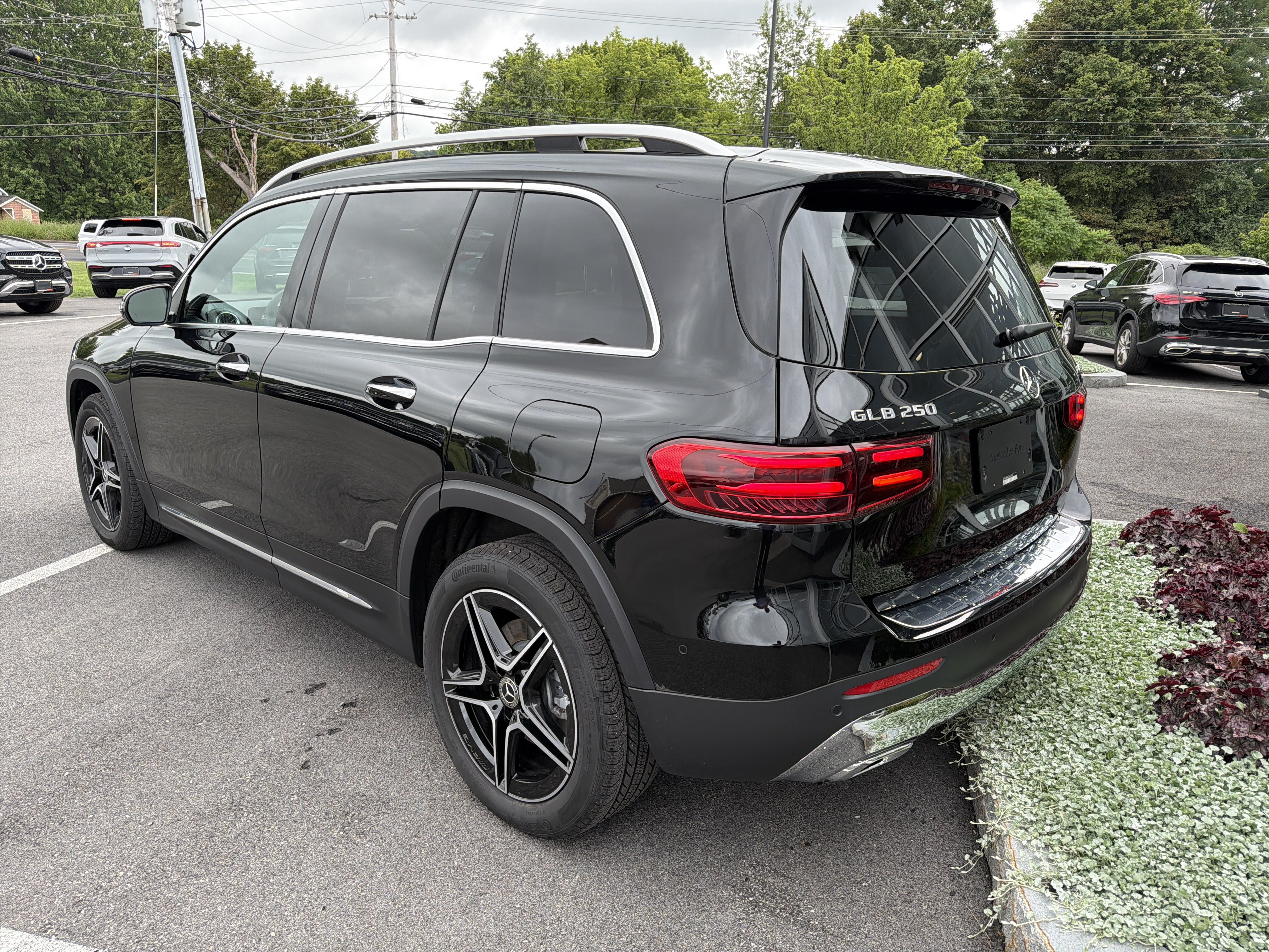Used 2026 Mercedes-Benz GLB 250 4MATIC image 5