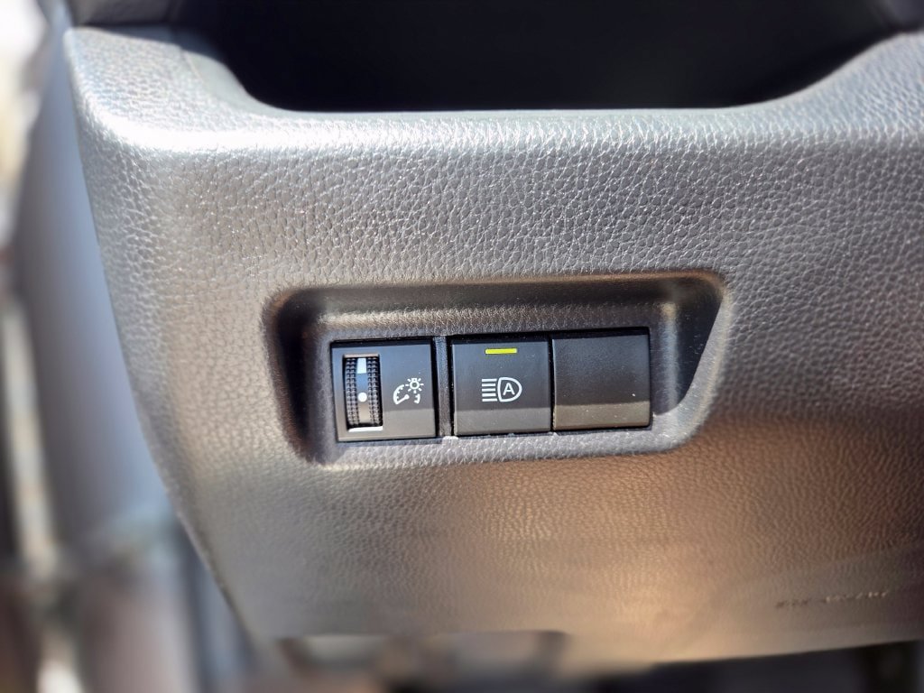 Used 2022 Toyota RAV4 LE FWD image 28