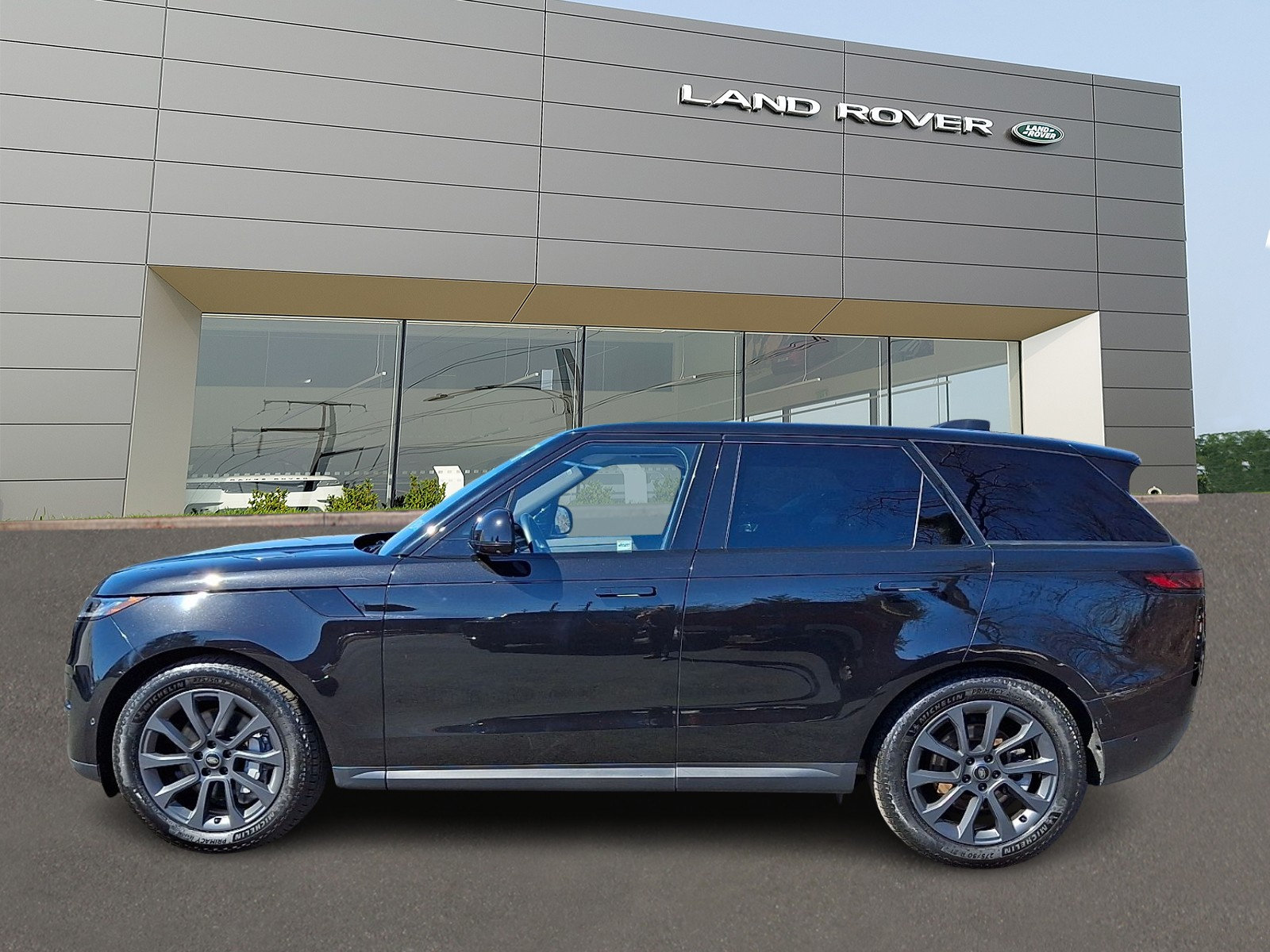 Used 2024 Land Rover Range Rover Sport SE AWD/4WD image 6