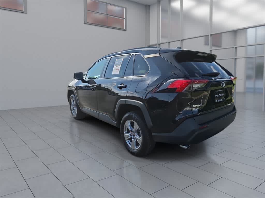 Used 2023 Toyota RAV4 XLE FWD image 7