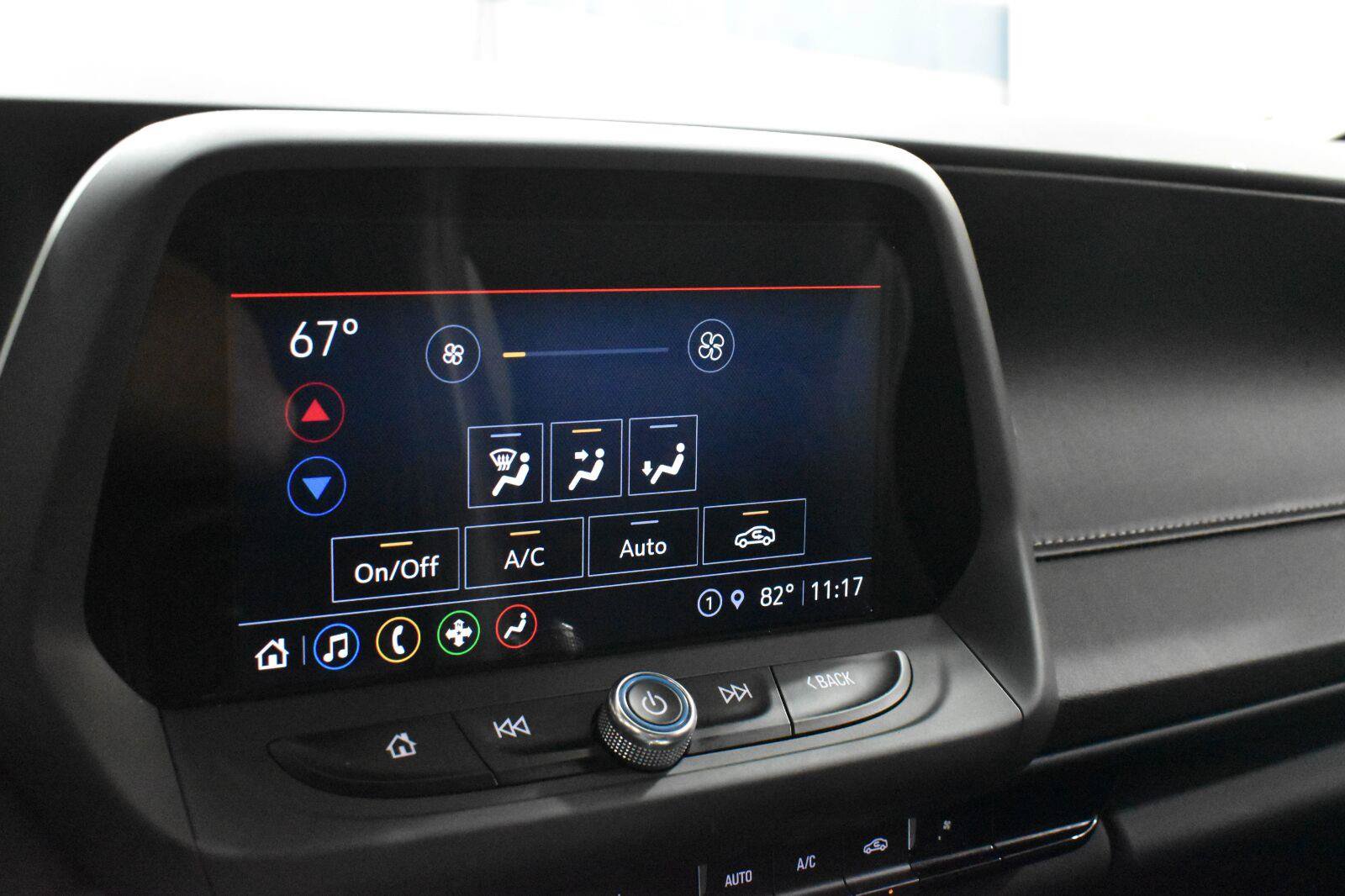 Used 2021 Chevrolet Camaro LT RWD image 12