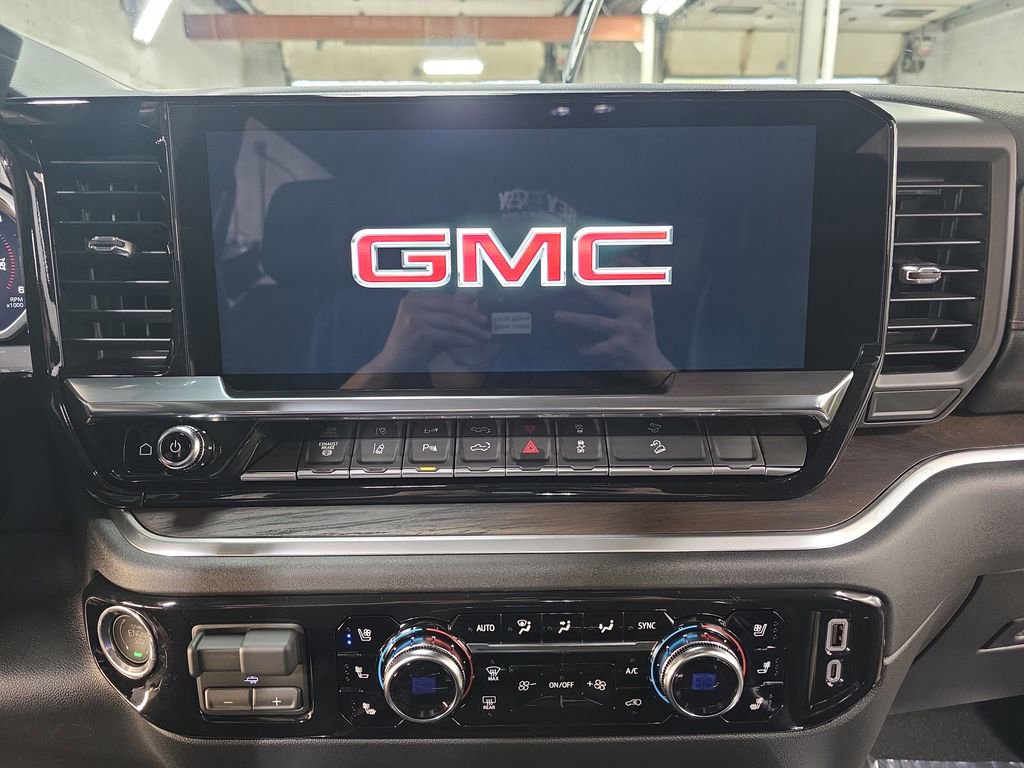 New 2026 GMC Sierra 3500 SLT w/ SLT Premium Package AWD/4WD image 19