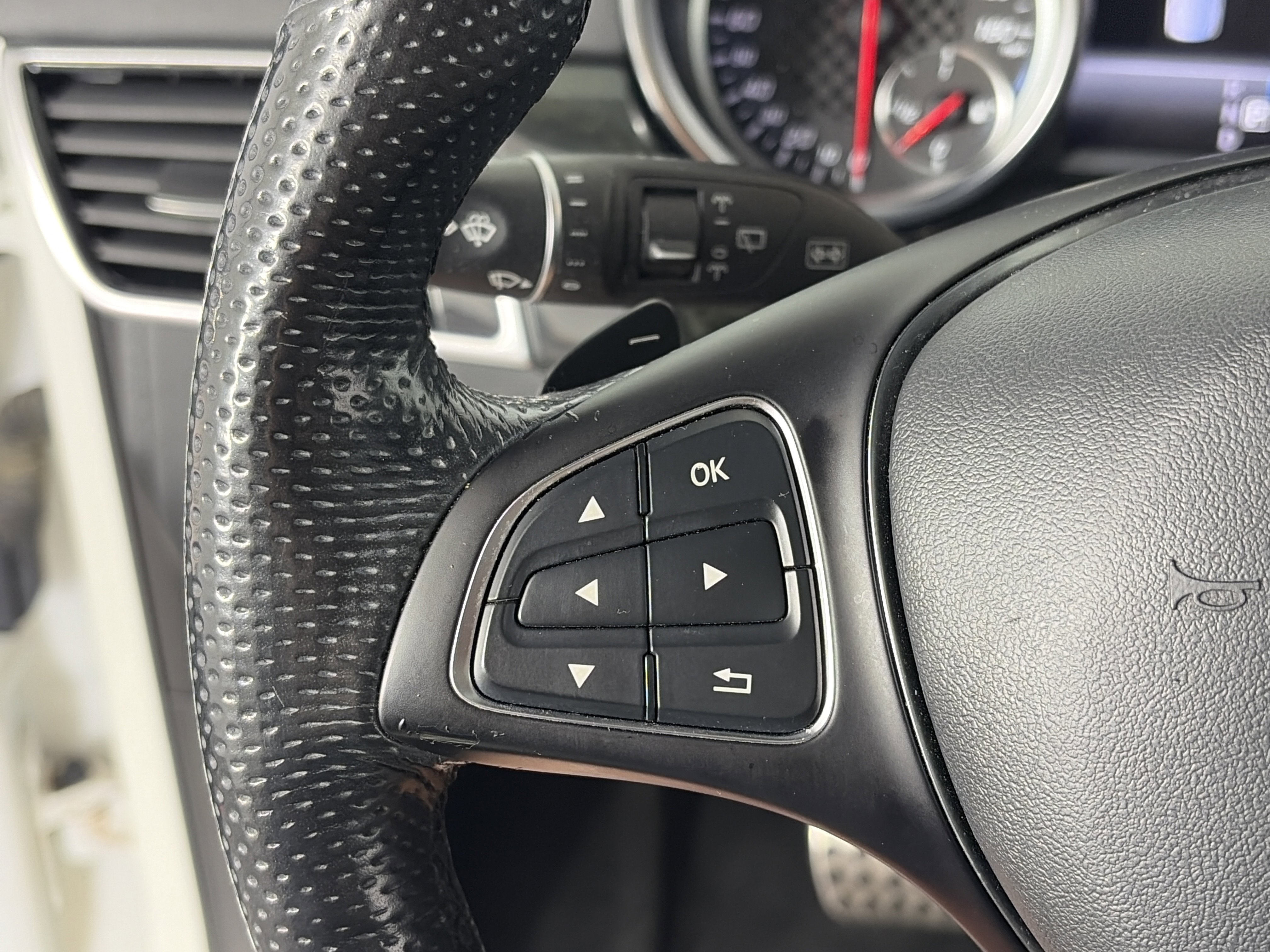 Used 2018 Mercedes-Benz GLE 43 AMG 4MATIC image 32