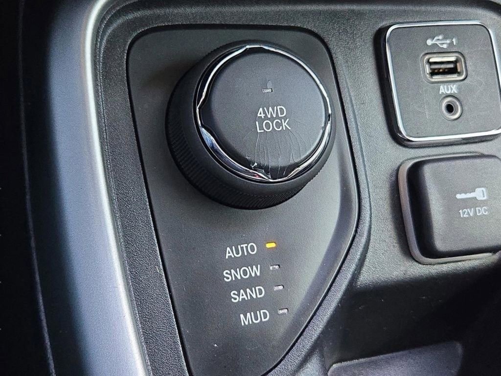 Used 2021 Jeep Compass Sport w/ Cold Weather Group image 23