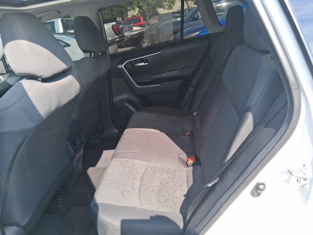 Used 2021 Toyota RAV4 XLE w/ Convenience Package AWD/4WD image 15