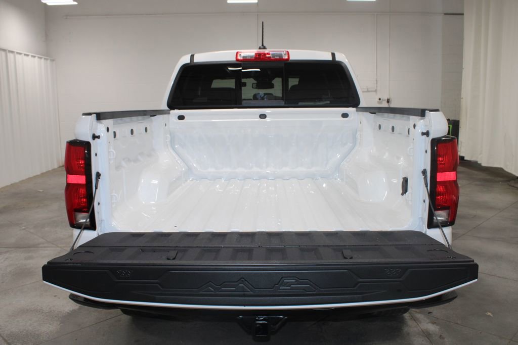 New 2025 Chevrolet Colorado Z71 w/ Midnight Edition AWD/4WD image 17