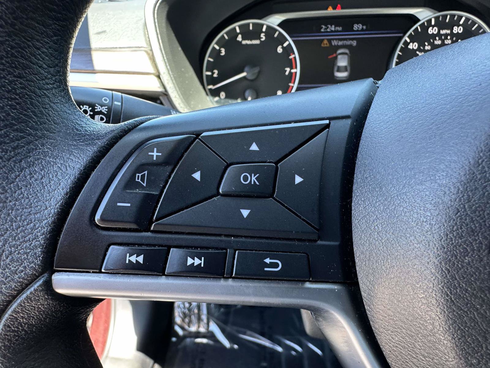 Used 2024 Nissan Altima 2.5 SV FWD image 17