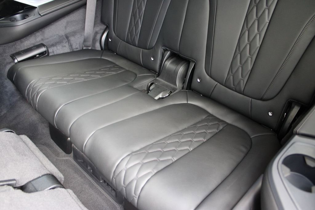 New 2026 BMW X7 xDrive40i w/ Executive Package image 25