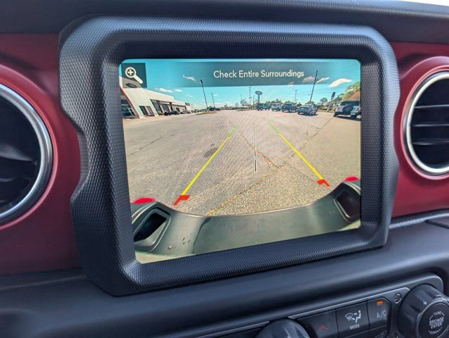 Used 2023 Jeep Gladiator Rubicon w/ Cold Weather Group image 16
