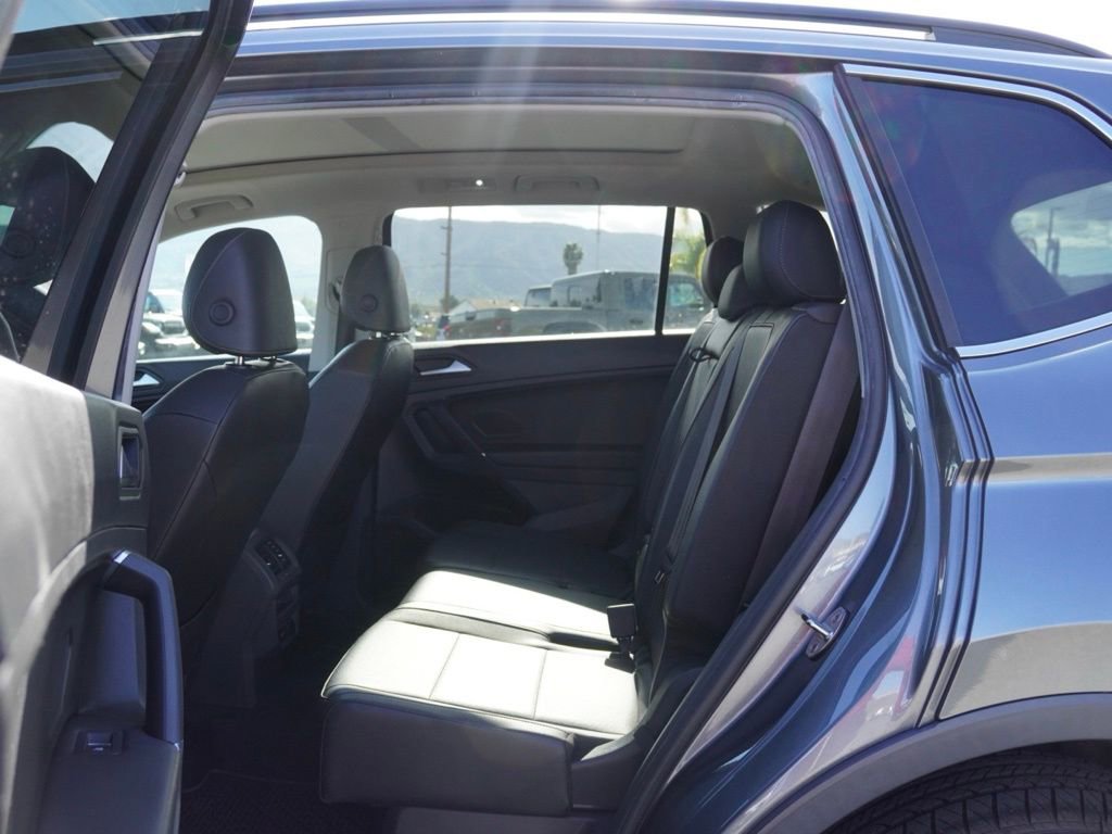Used 2020 Volkswagen Tiguan SE w/ Panoramic Sunroof Package image 22