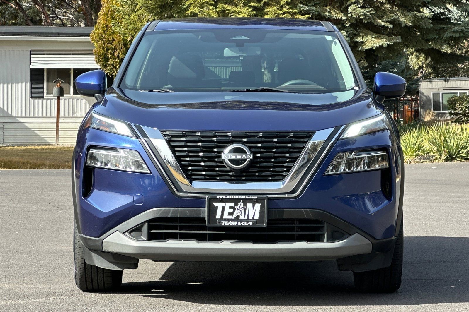 Used 2023 Nissan Rogue SV image 9