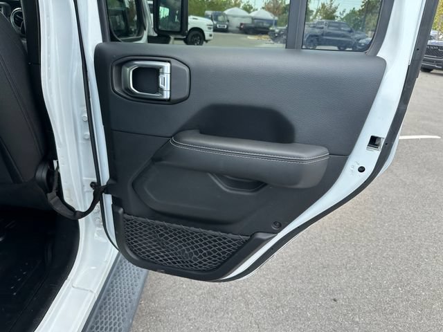 Used 2018 Jeep Wrangler Unlimited Sahara AWD/4WD image 22