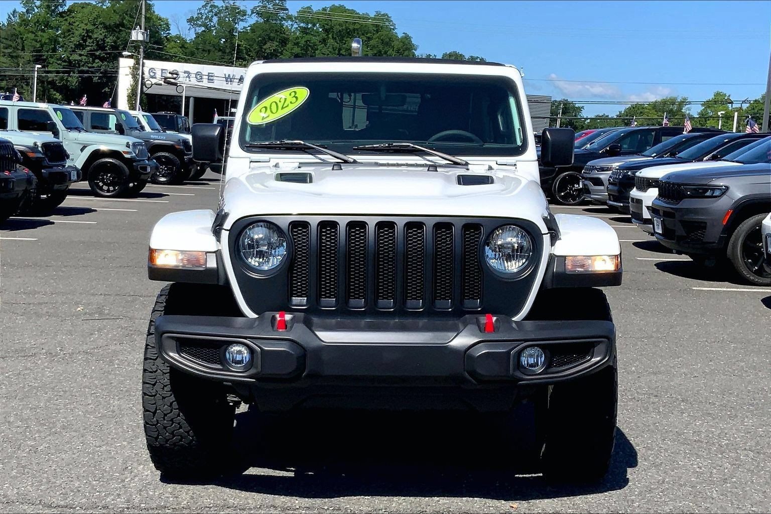Used 2023 Jeep Wrangler Unlimited Rubicon AWD/4WD image 3