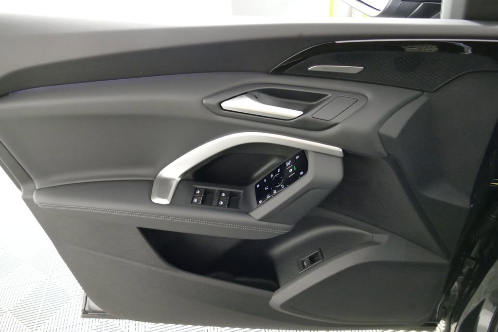 Used 2025 Audi Q5 Premium Plus image 23