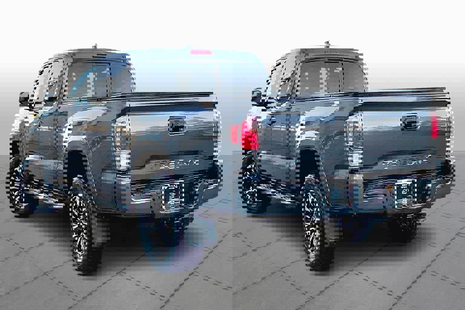 Used 2022 Toyota Tacoma TRD Sport w/ TRD Premium Sport Package image 12