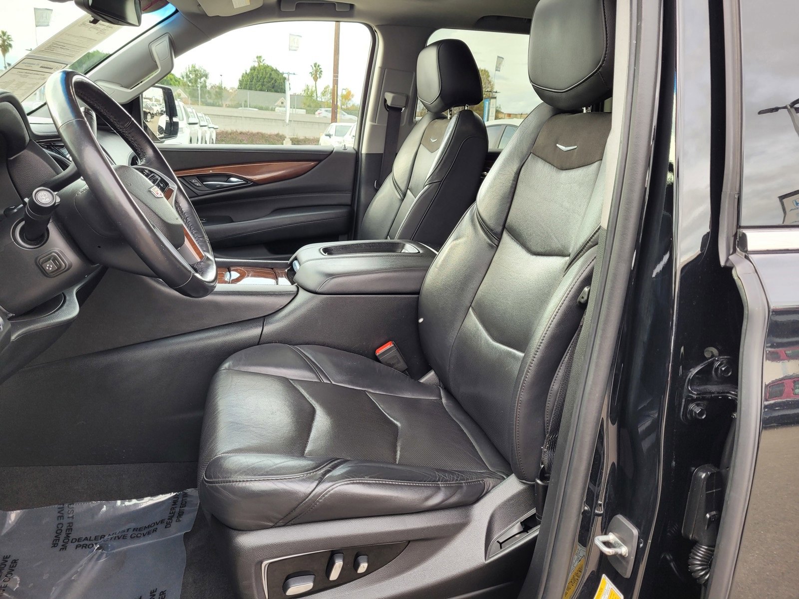 Used 2019 Cadillac Escalade Luxury image 9