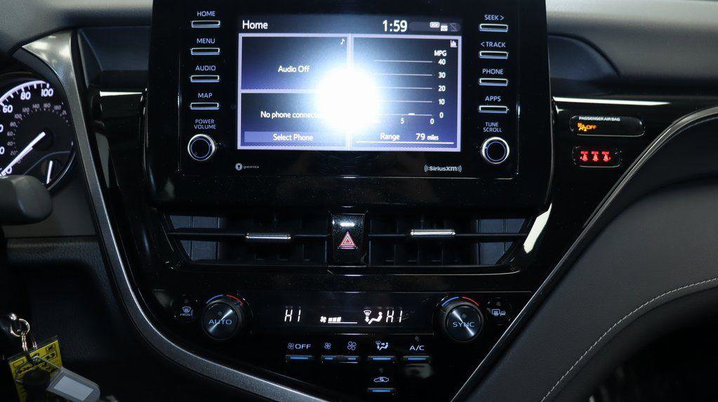 Used 2024 Toyota Camry SE w/ Cold Weather Package FWD image 22