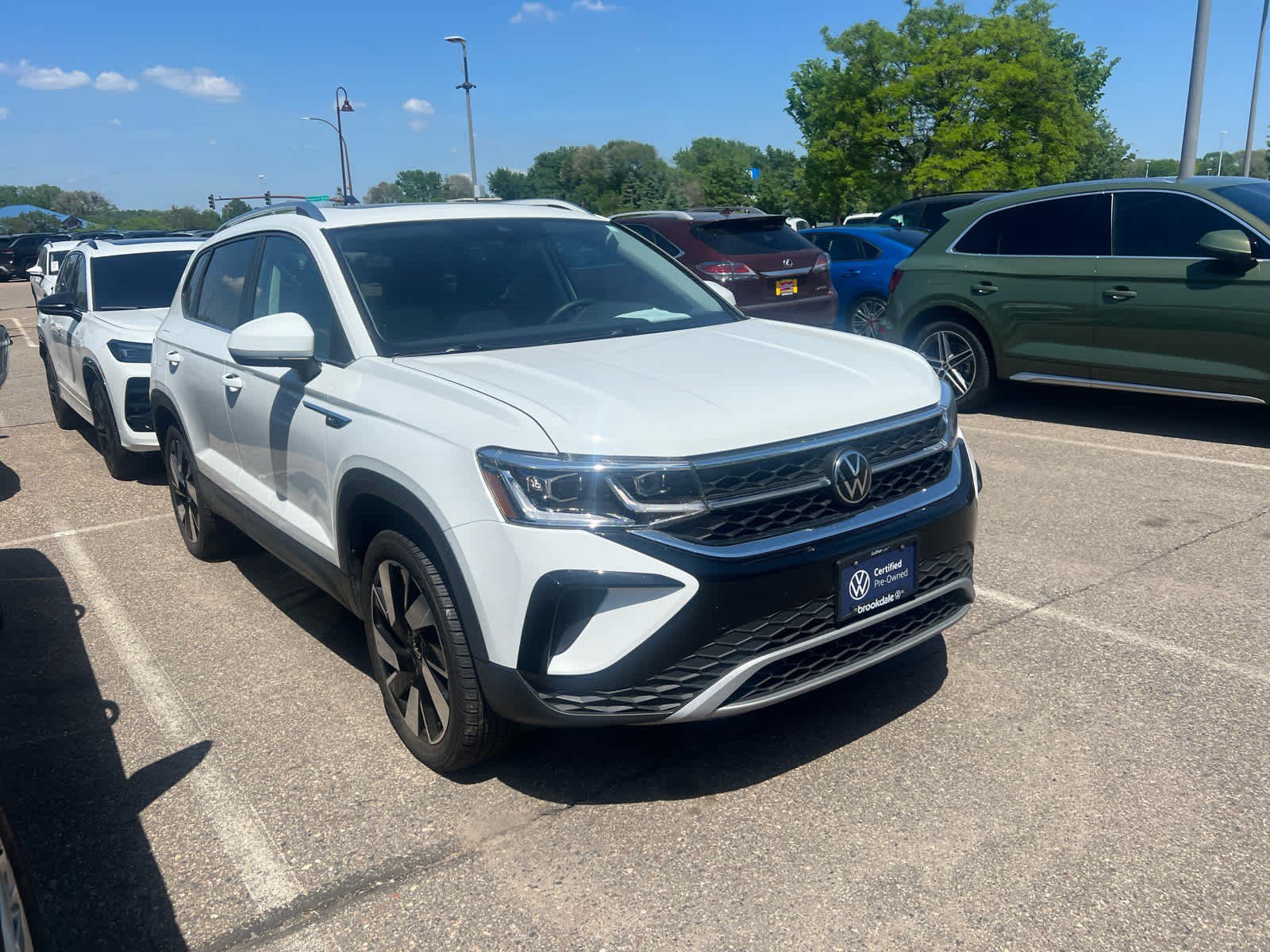 Certified 2023 Volkswagen Taos SEL AWD/4WD image 2