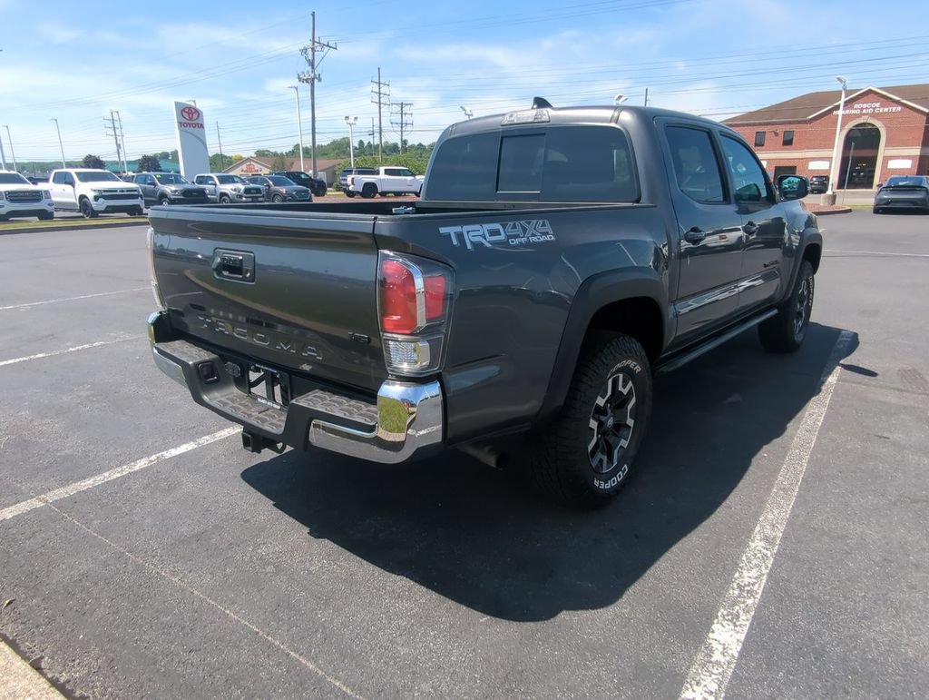 Used 2020 Toyota Tacoma TRD Off-Road AWD/4WD image 8