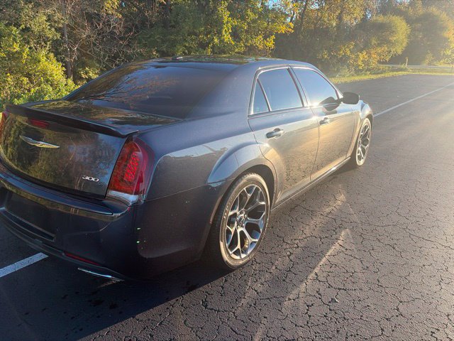 Used 2016 Chrysler 300 S w/ Luxury Group RWD image 11