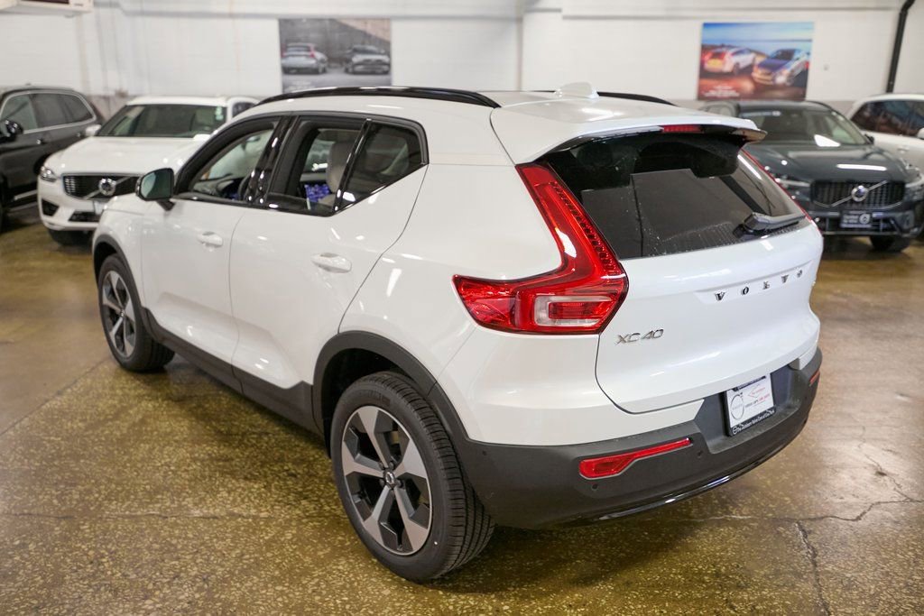 New 2026 Volvo XC40 B5 Plus w/ Climate Package AWD/4WD image 7