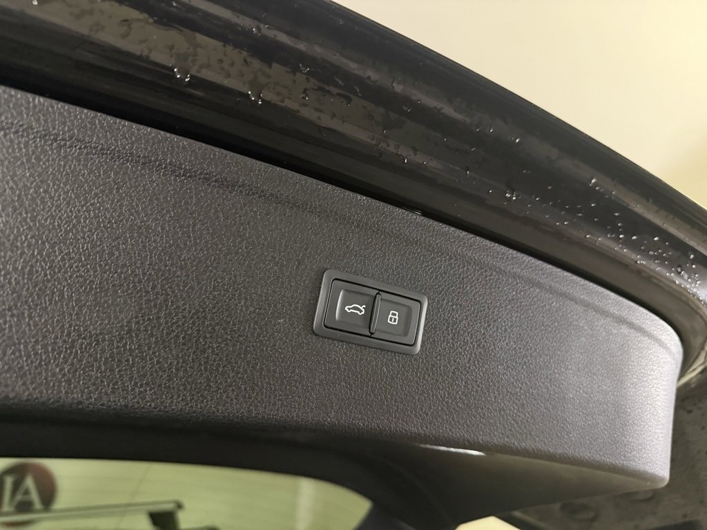 Used 2021 Audi Q5 2.0T Premium w/ Convenience Package image 39