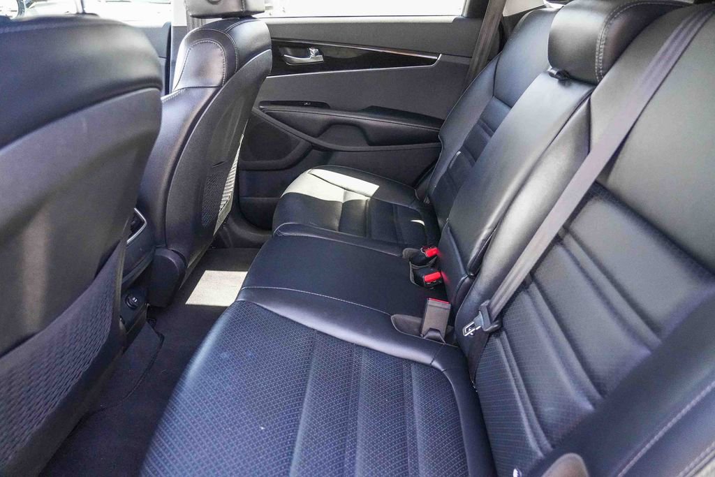 Used 2020 Kia Sorento EX image 19