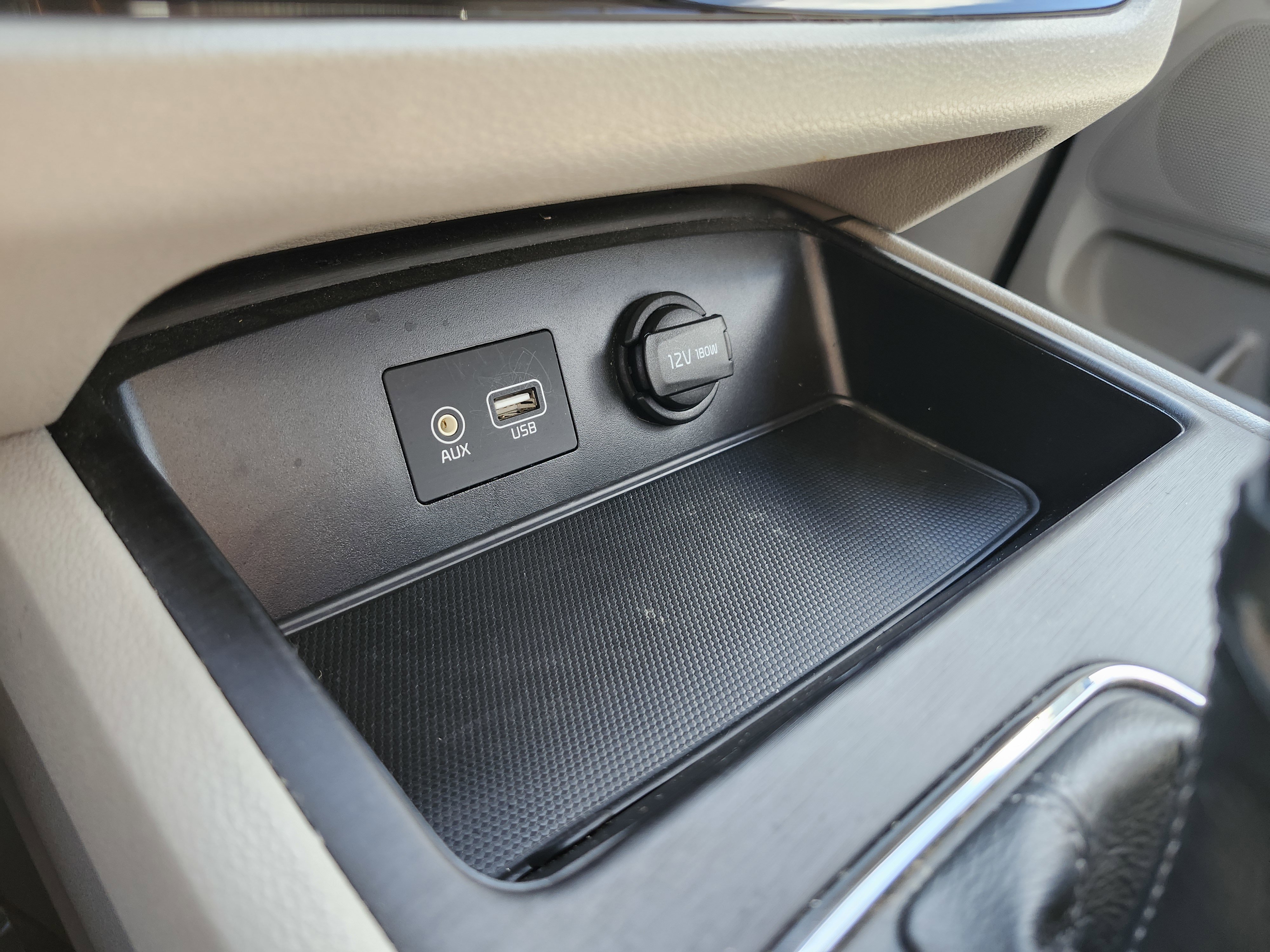 Used 2020 Kia Sedona L FWD image 7