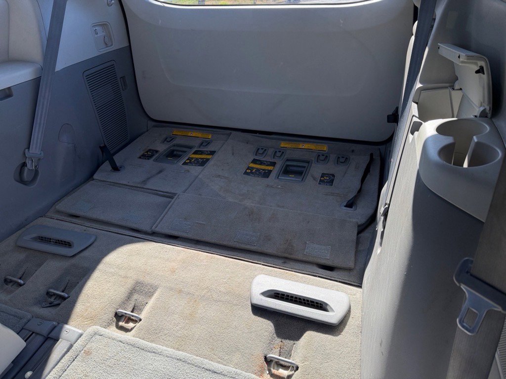 Used 2013 Toyota Sienna XLE image 11