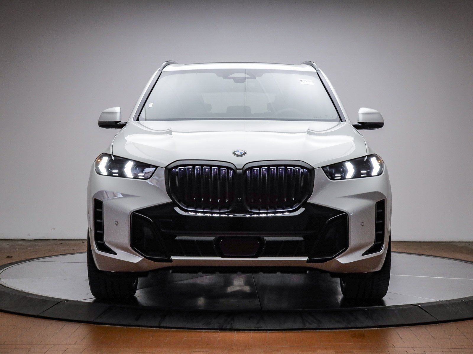 New 2026 BMW X5 sDrive40i w/ M Sport Package image 2