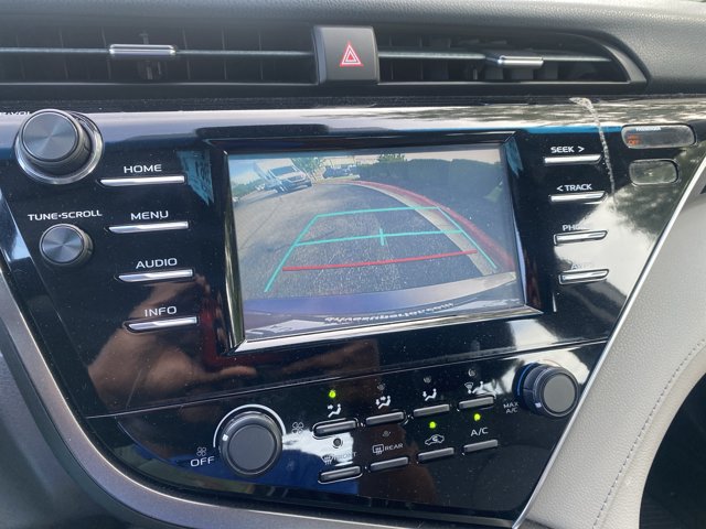 Used 2018 Toyota Camry LE FWD image 17