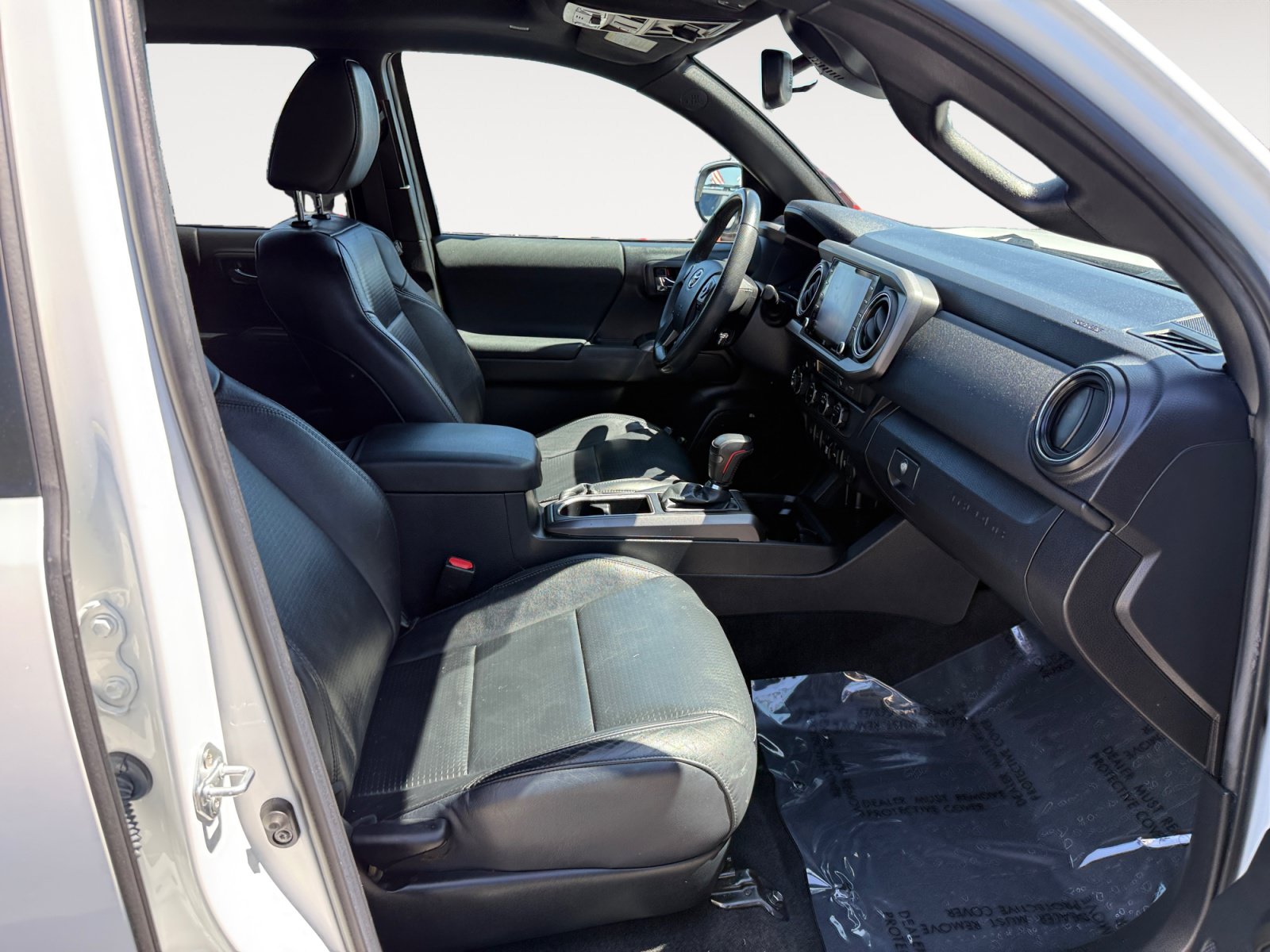 Used 2022 Toyota Tacoma TRD Off-Road w/ TRD Premium Off Road Package AWD/4WD image 19