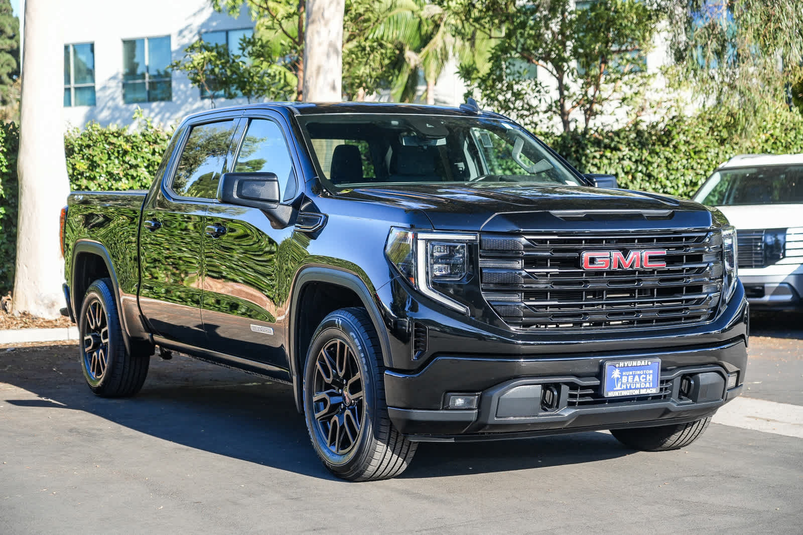 Used 2022 GMC Sierra 1500 Elevation AWD/4WD image 5