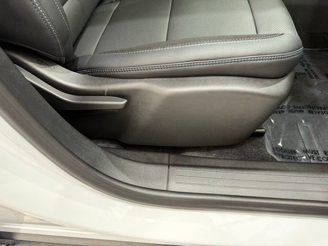 New 2026 Chevrolet Equinox EV LT image 19