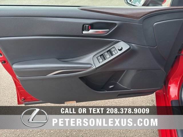 Used 2022 Toyota Avalon XLE image 19
