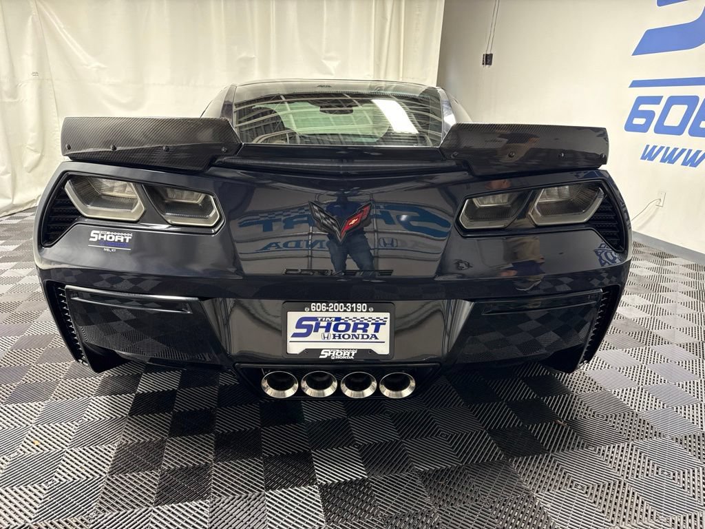 Used 2015 Chevrolet Corvette Z06 w/ 3LZ Preferred Equipment Group RWD image 8