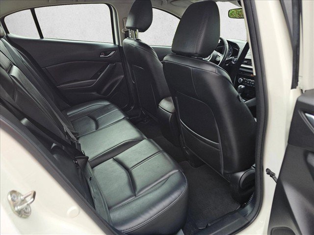 Used 2018 MAZDA MAZDA3 Touring FWD image 15