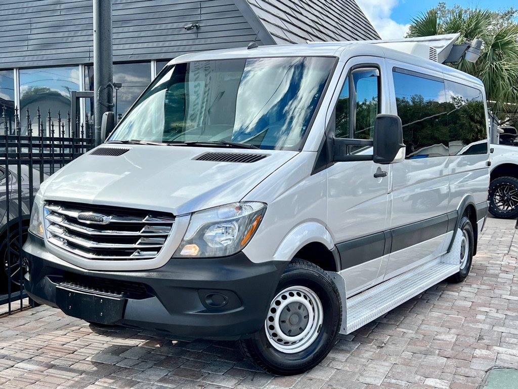 Used 2014 Freightliner Sprinter 2500 RWD image 1