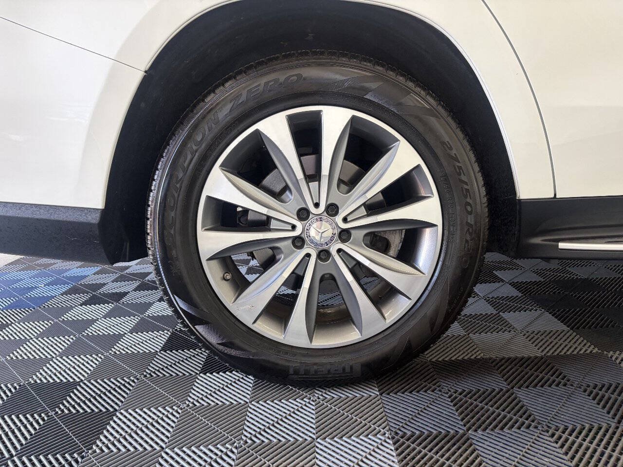 Used 2016 Mercedes-Benz GL 450 4MATIC image 27