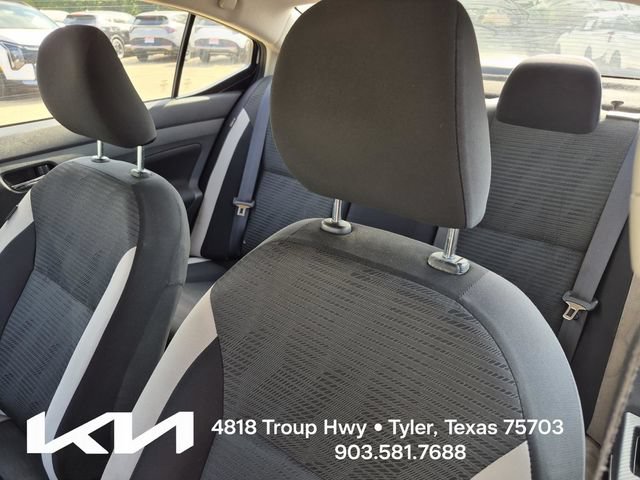 Used 2022 Nissan Versa SV FWD image 17