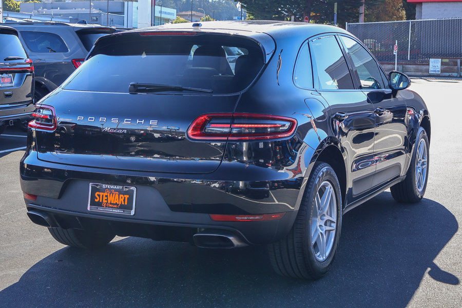 Used 2018 Porsche Macan AWD/4WD image 19