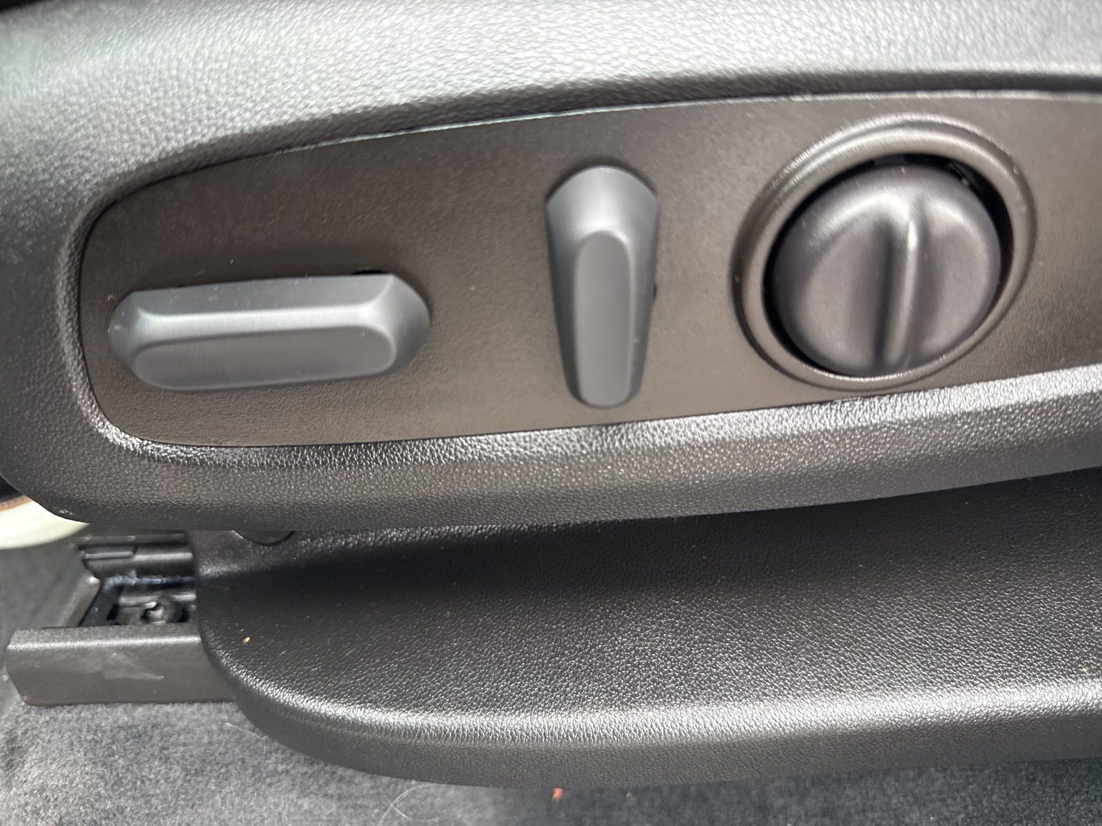 Used 2023 Chevrolet Traverse RS image 44