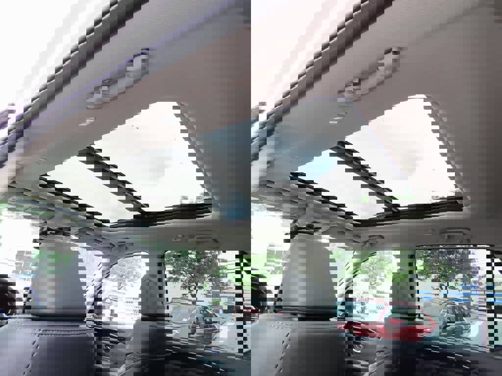 New 2025 Honda Pilot Touring image 17