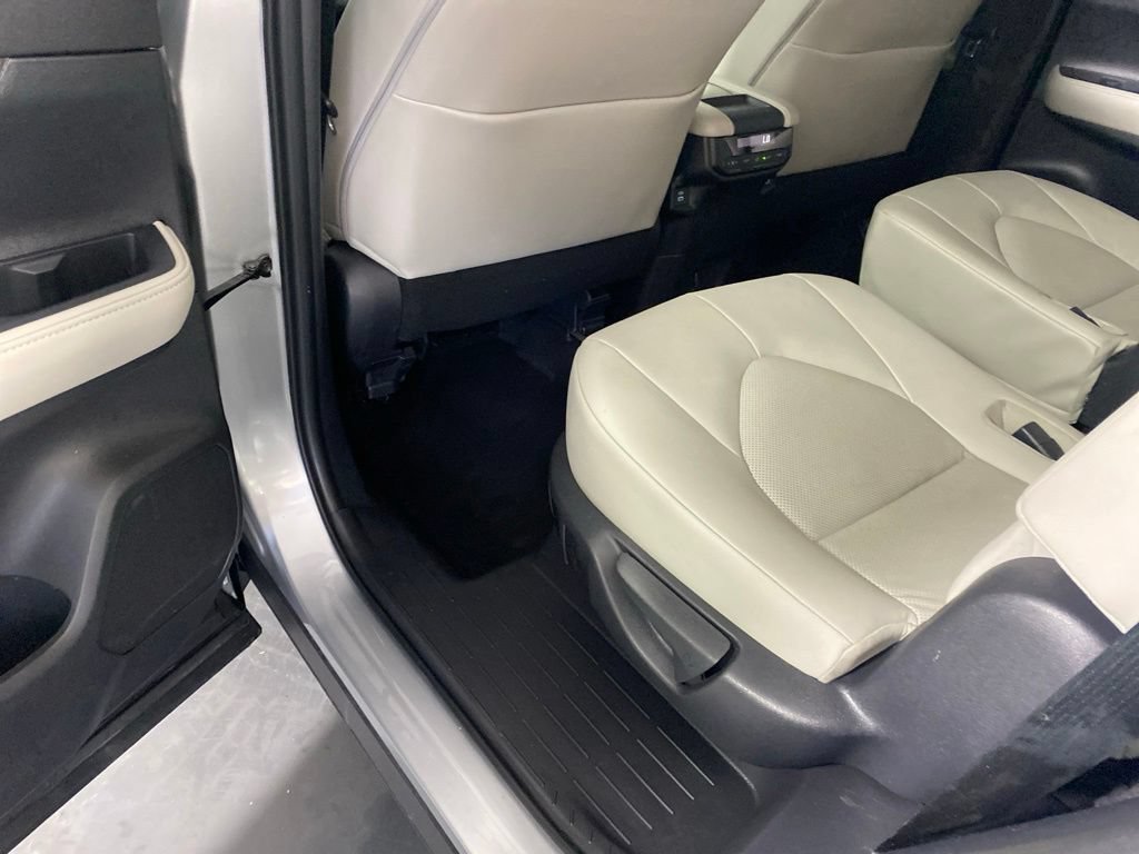 Used 2025 Toyota Grand Highlander FWD image 27