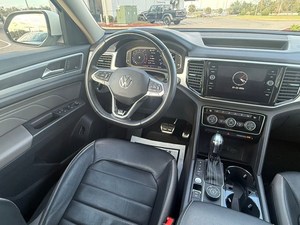 Used 2022 Volkswagen Atlas SEL Premium image 9