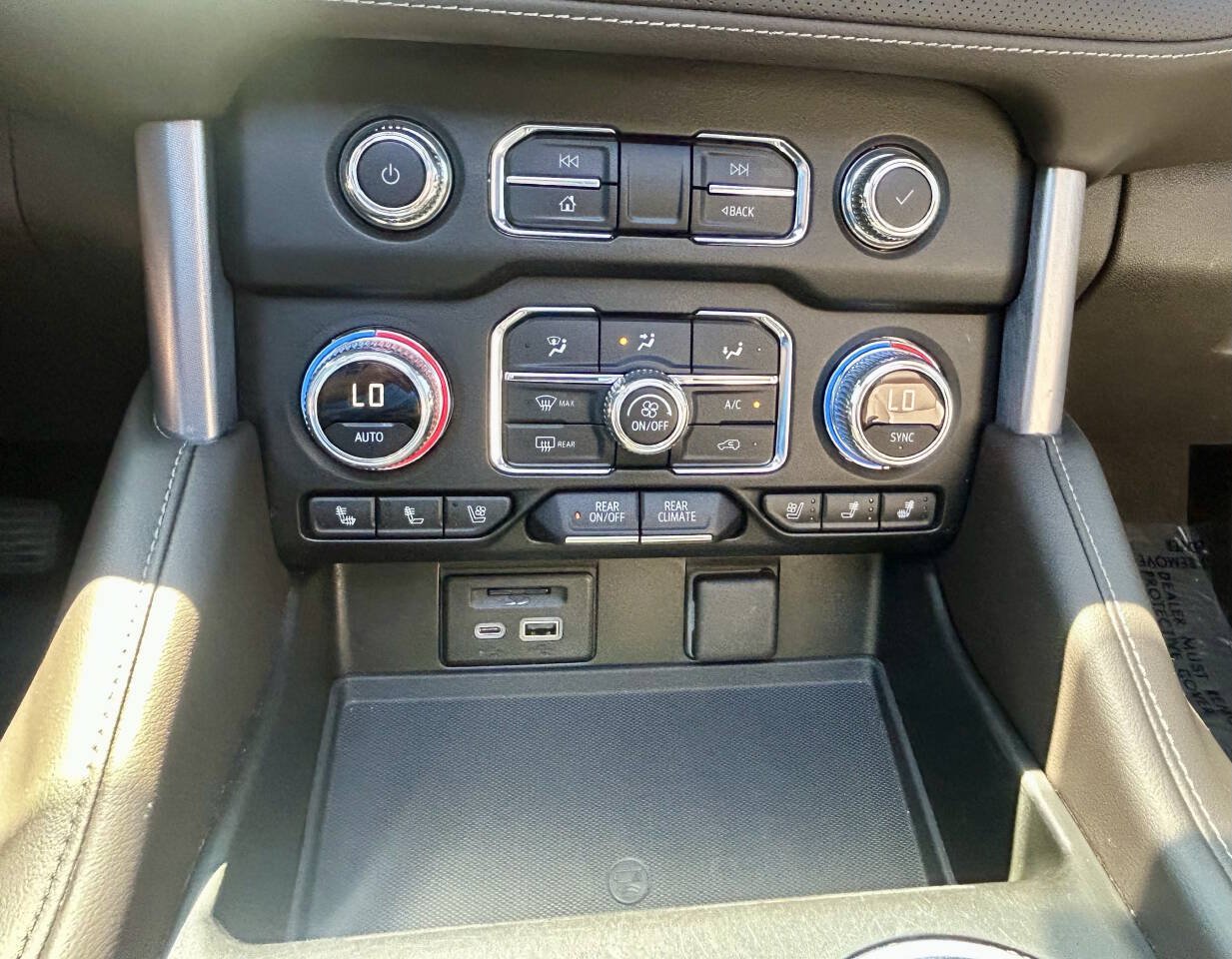 Used 2021 GMC Yukon XL SLT w/ SLT Luxury Plus Package AWD/4WD image 25