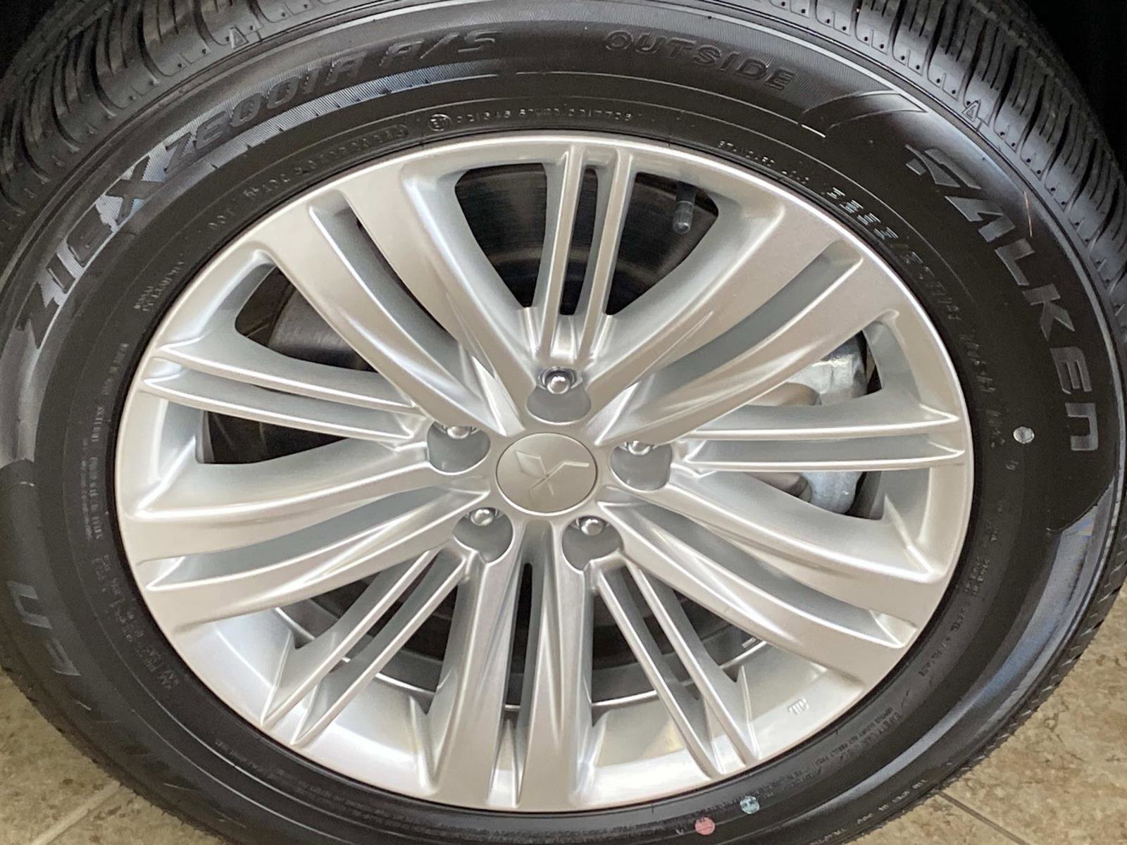 New 2025 Mitsubishi Outlander ES image 4