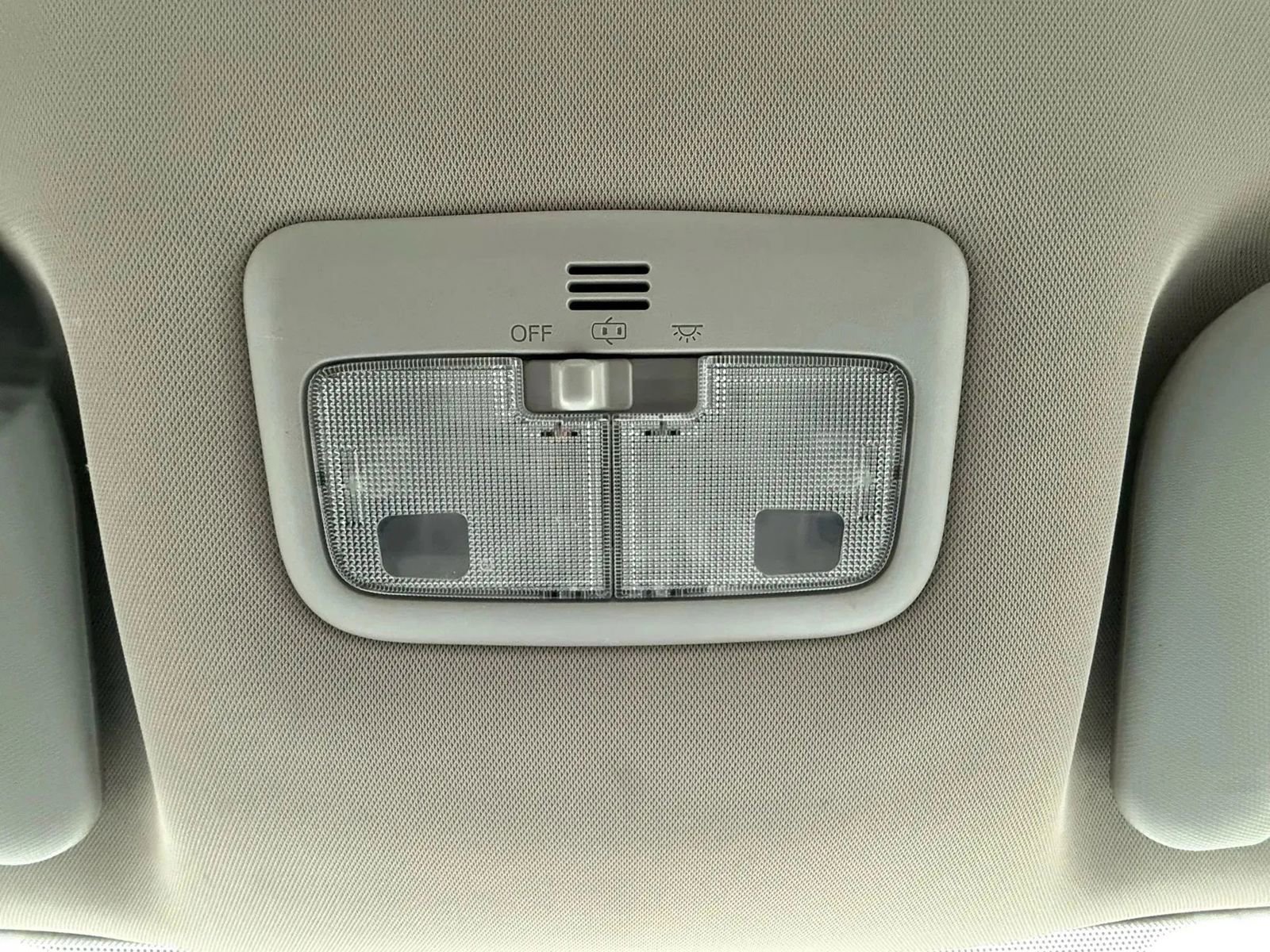 Used 2015 Toyota Corolla S image 37